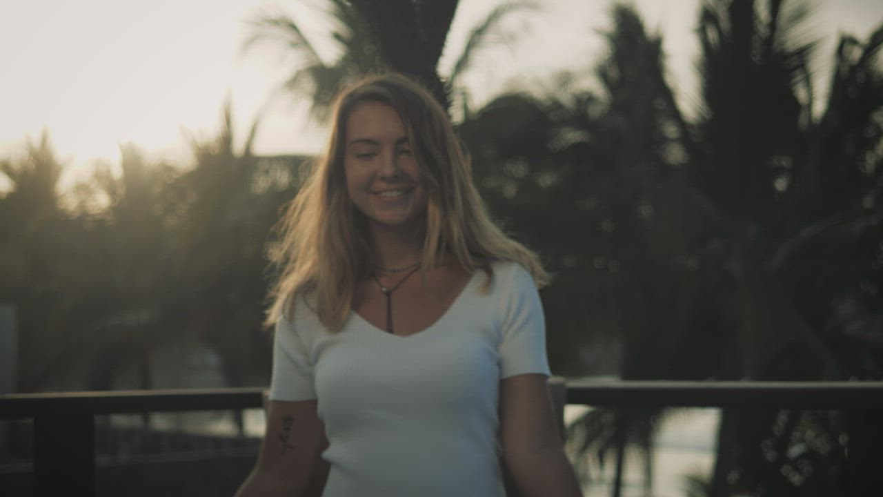Girlfriend chat app for android — AimerWorld member Zoe