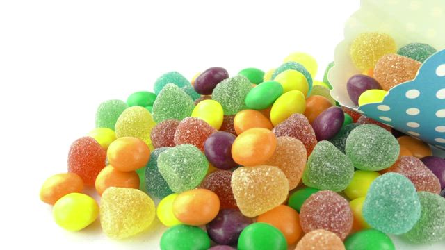 Gums and chewing gums.