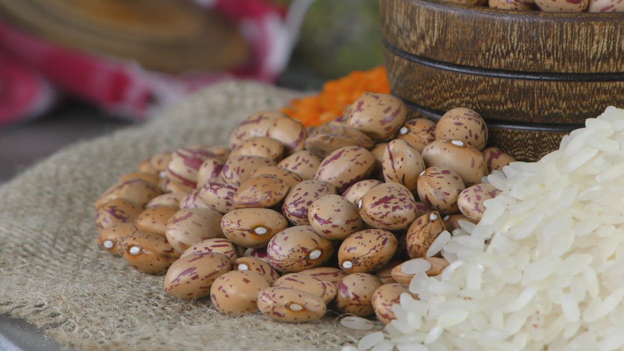 Raw beans and rice - Free Stock Video