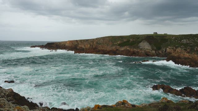 Dangerous waves at the coast.