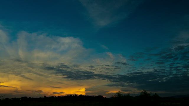 Blue clouds as the morning arrives.