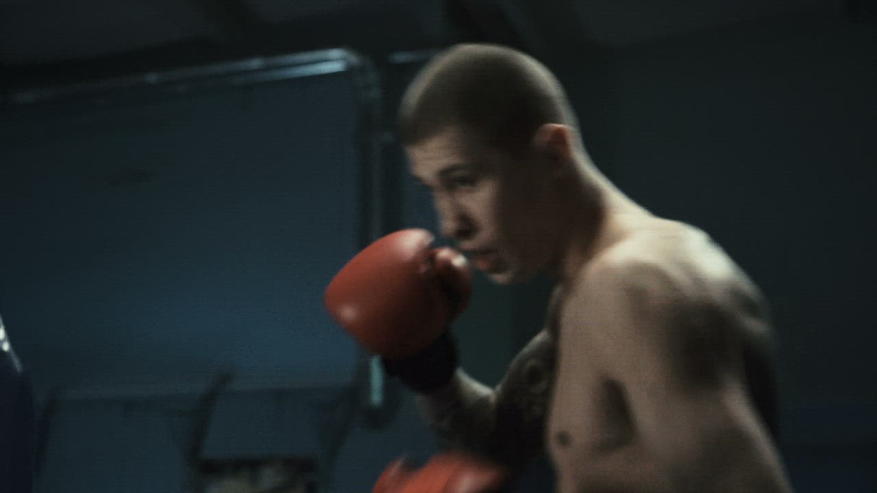 Boxer training hard at the gym - Free Stock Video