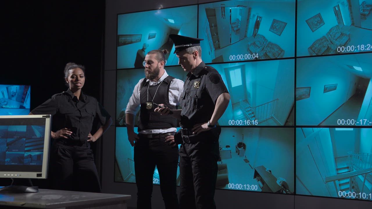 Please headquarters receive robbery alert - Free Stock Video