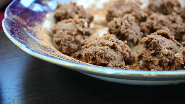 Chocolate cakes on a plate.