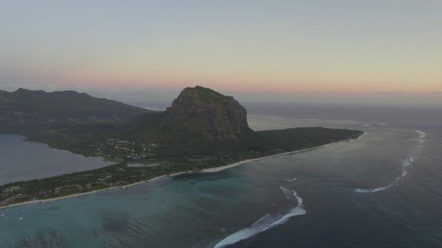 Le Morne Brabant coast.