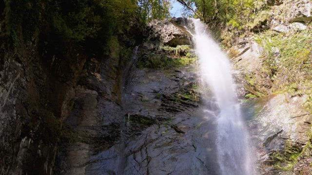 Bottom view of the waterfall and the rocks.