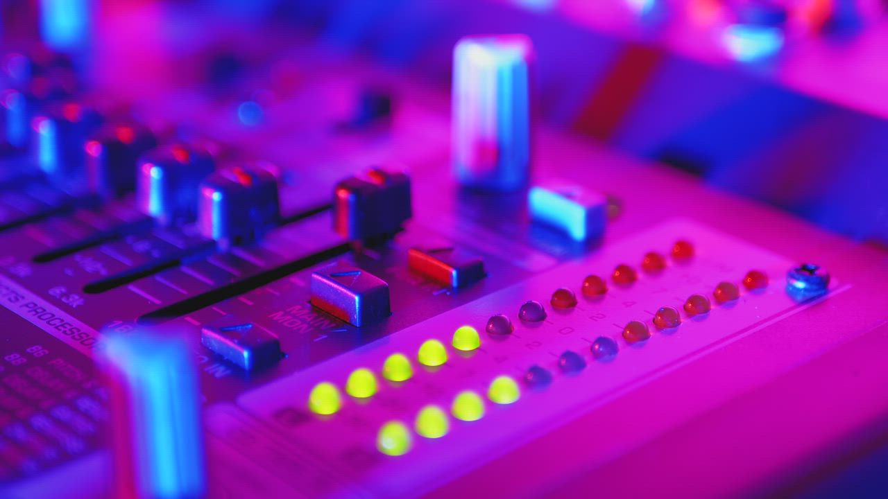 Sound levels LED indicators - Free Stock Video