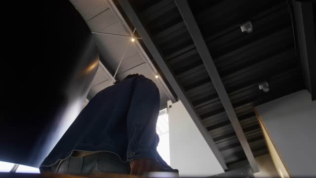 Arrival from Suitcase POV.